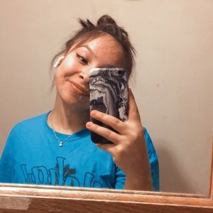 Meet your Posher, Alicia